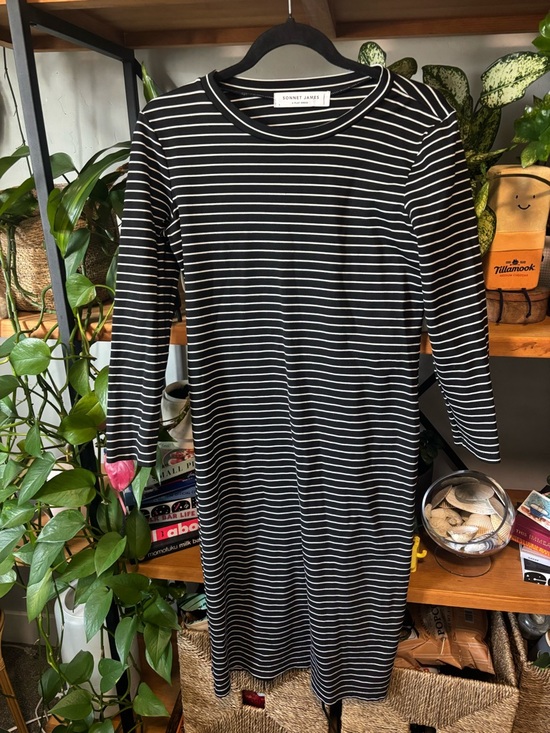 Sonnet James Dresses & Skirts - Sonnet James Black & White Striped Long Sleeve Play Dress | Small